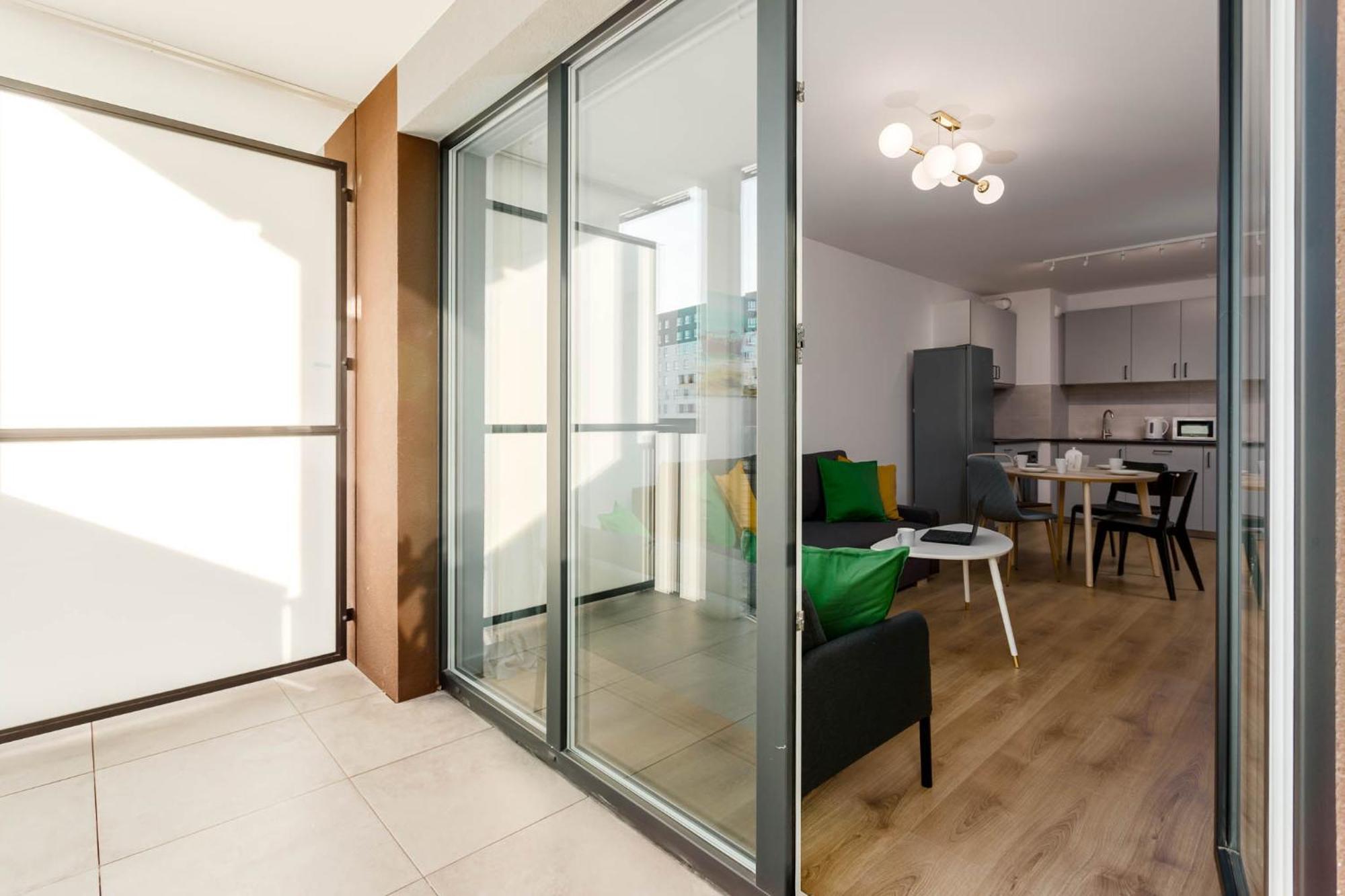 Enjoy! Ursus Apartment Warsawa Bagian luar foto