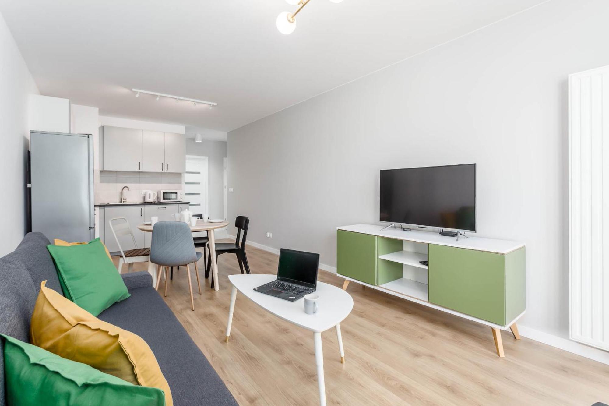 Enjoy! Ursus Apartment Warsawa Bagian luar foto