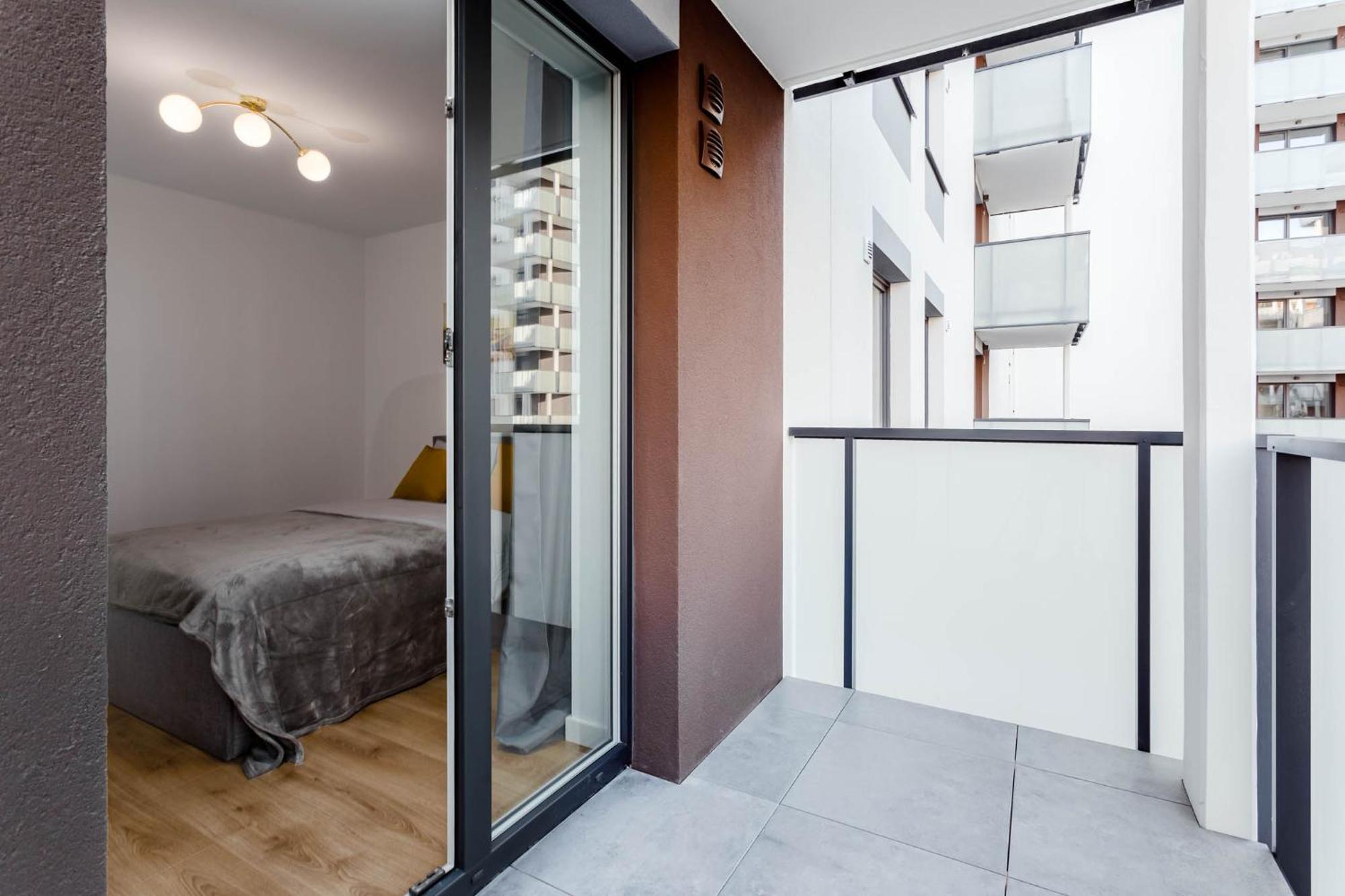 Enjoy! Ursus Apartment Warsawa Bagian luar foto