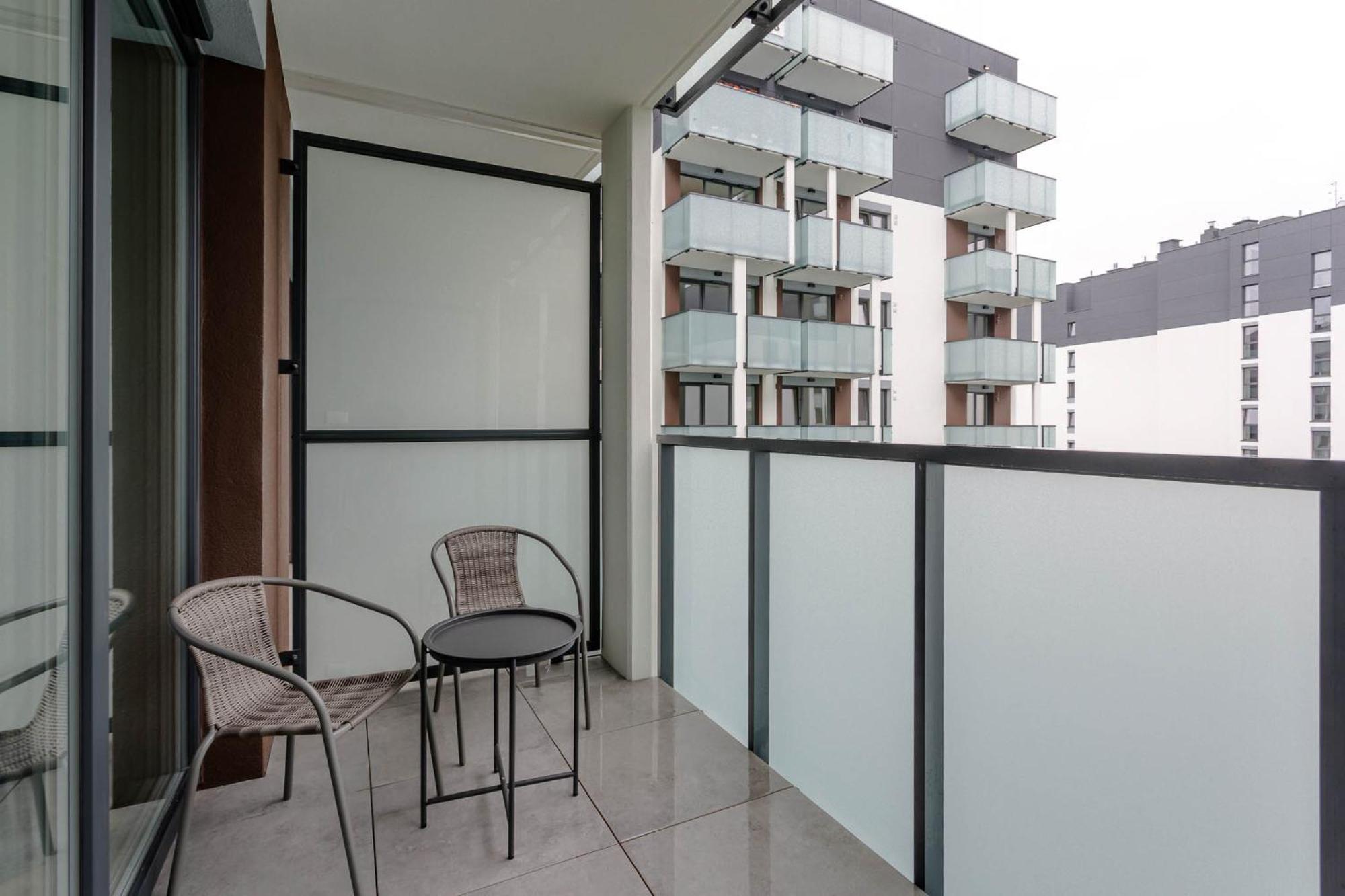 Enjoy! Ursus Apartment Warsawa Bagian luar foto