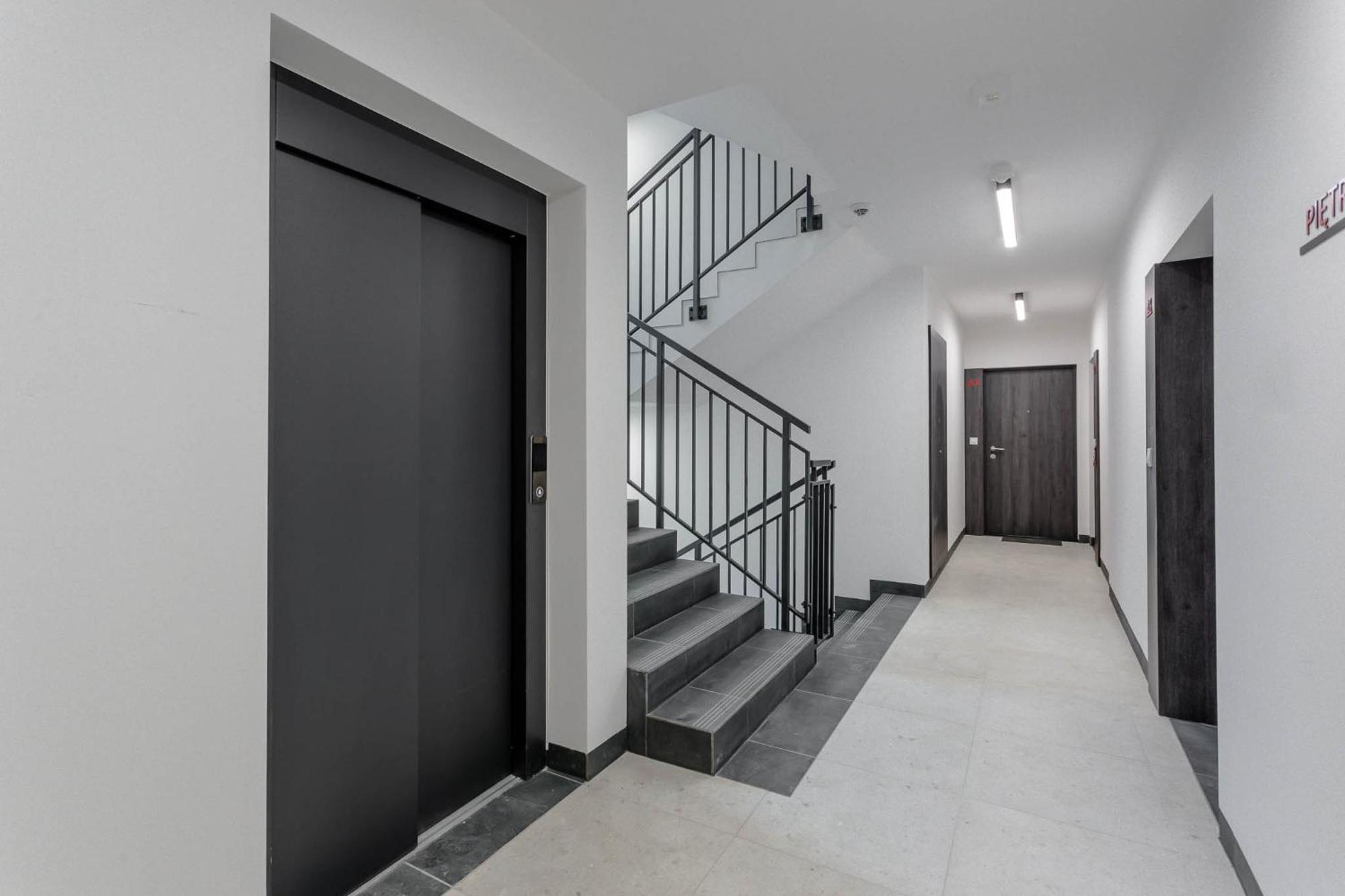 Enjoy! Ursus Apartment Warsawa Bagian luar foto