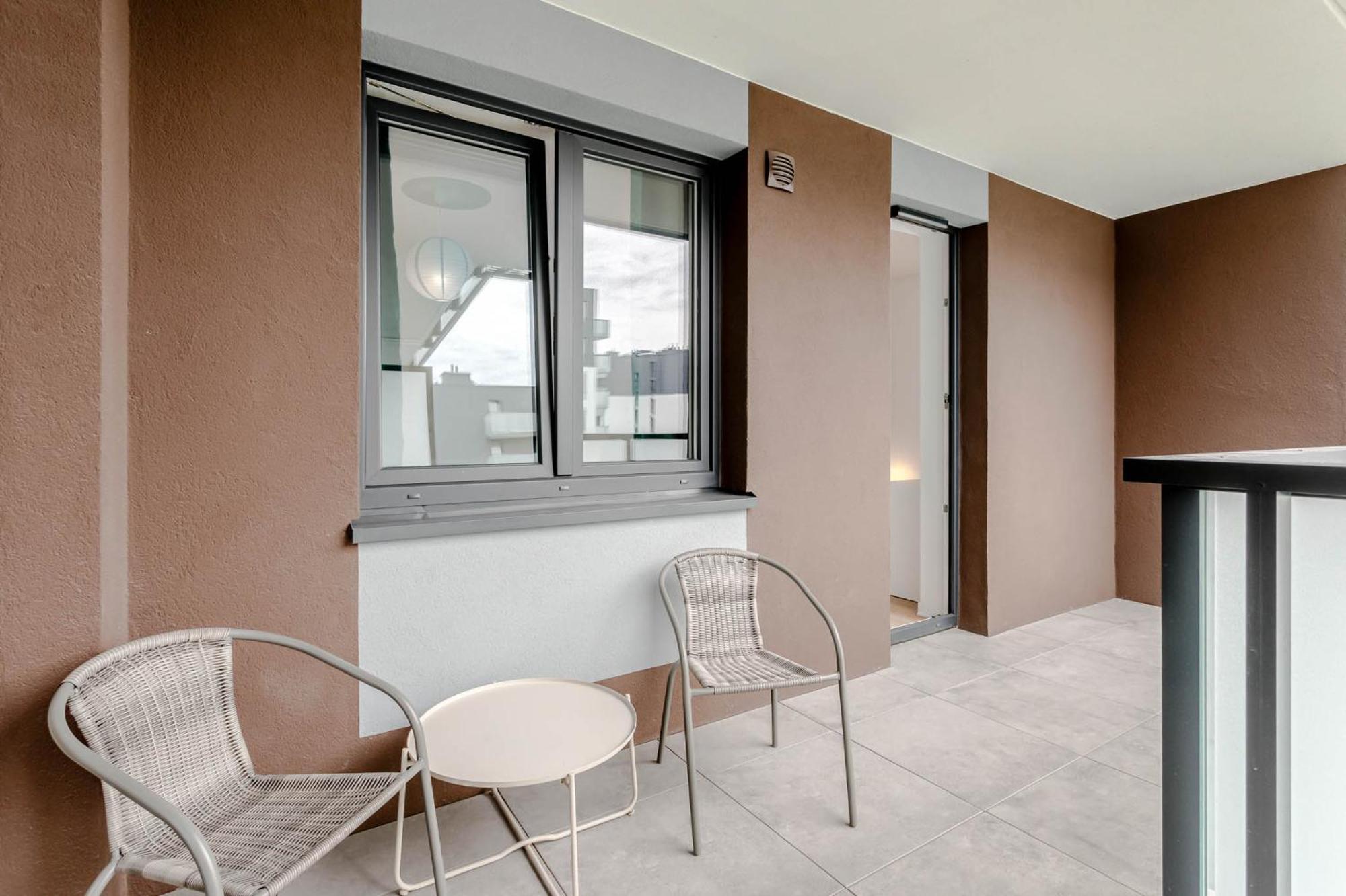 Enjoy! Ursus Apartment Warsawa Bagian luar foto